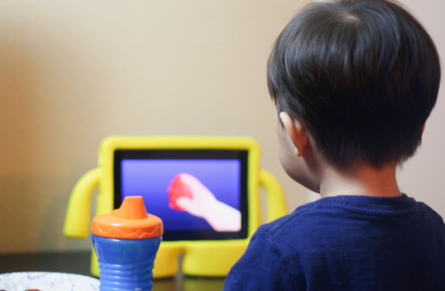 Cómo la publicidad de ultraprocesados moldea la salud en América Latina y el Caribe